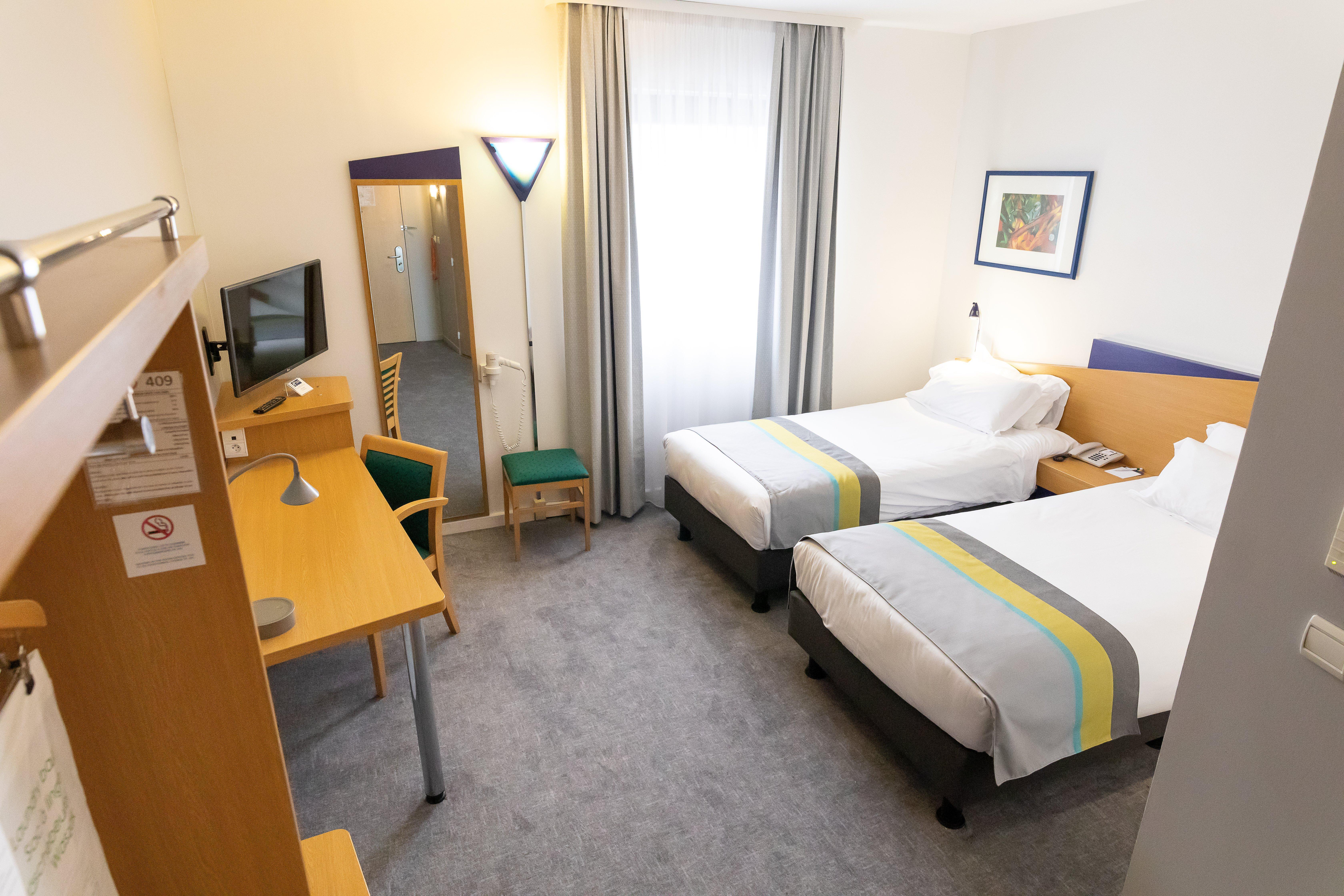 Holiday Inn Express Arras By Ihg Exterior foto